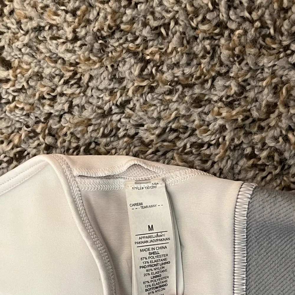 Wonen’s Under Armour Sports Bra - Picture 4 of 4
